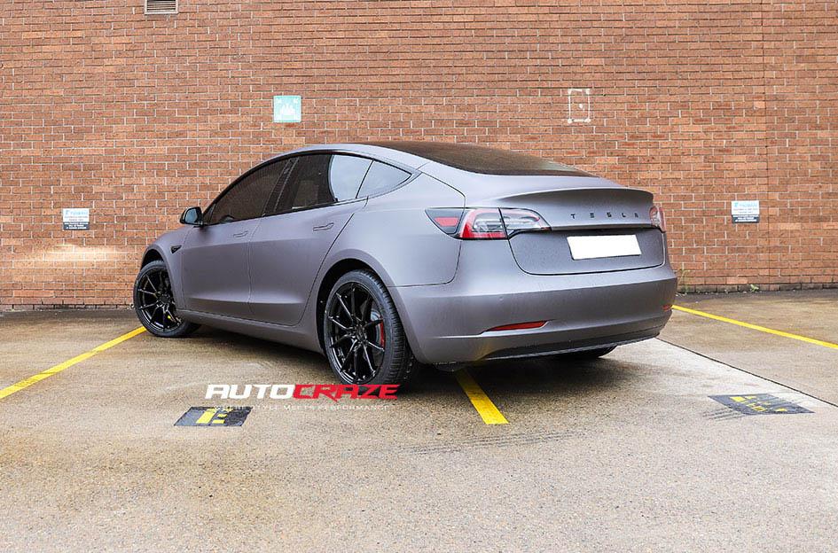TESLA MODEL 3 VENOM GLOSS BLACK